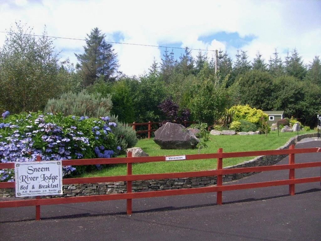 Sneem River Lodge Bed & Breakfast Exterior photo